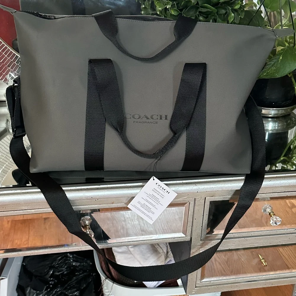 Coach - Picture 3 of 9